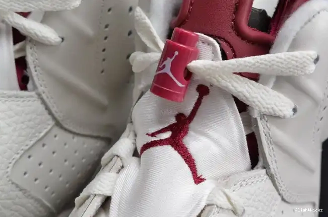 384664-116 Jordan white Air Retro Maroon 6 0522